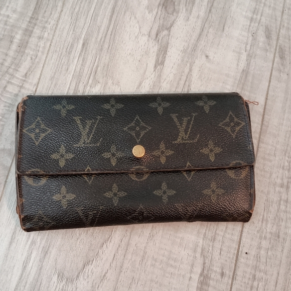 Louis Vuitton Porte Monnaie Monogram Pochette Credit Long Wallet - Picture 1 of 16